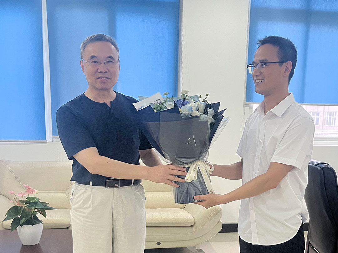 1张涛-建东校长2+_1.jpg 1张涛-建东校长2+_1.jpg