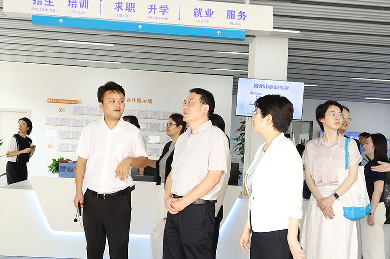 苏州市委组织部副部长翟克强调研阿普人工智能·未来人才成长中心