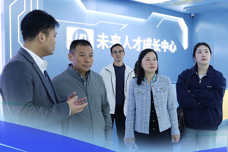 常州市科协副主席周维华调研阿普人工智能·未来人才成长中心